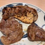 ねぎし - 単品注文したお肉たち。イイ表情だなオイ(͏ ˉ ꈊ ˉ)
