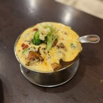 トマト - 和牛ビーフジャワカレー（チーズ、野菜トッピング）