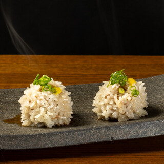 思わずわくわくする一品料理から、〆に最適なご飯ものまで豊富