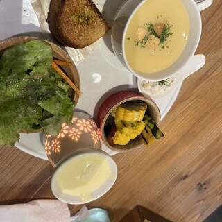 PARADISE CAFE MODERNS_1