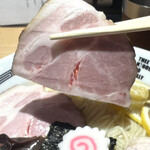 煮干しのビリー - レア肩ロースチャーシュー