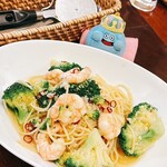 ELBA - 小エビとブロッコリーの塩味パスタ　1,670円