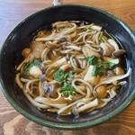 浅田 - と思っていたら、早々に配膳されたキノコ蕎麦