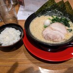 横浜家系ラーメン 角蔵家 - 