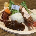 カフェ&バル カルテット - 