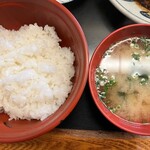 とんかつ 五郎十 - ご飯とお味噌汁