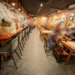 ウツギ酔賓店 - 内観(地元のお馴染みさんばかり)