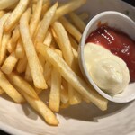 大釜もつ煮 五右衛門 - フライドポテト