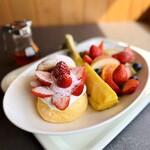 雪みるく - パンケーキ　いちごたっぷり　1720円