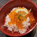 カニとフグの専門店 福島かにふぐ家 - かにといくらのこぼれ寿司