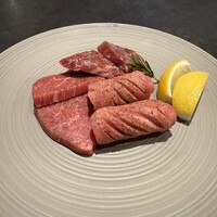 和牛とワイン 焼肉きゅうこん - 