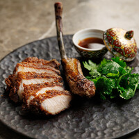 骨付き豚肉のディープフライ