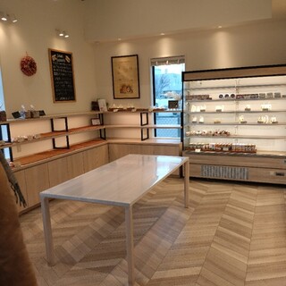 サリュ・アンシャンテ_2