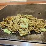 ぼてふく - 肉入りそば（甘口ソース）