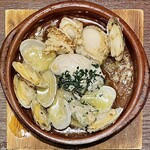 貝賊 - 色々貝のアヒージョ (バゲット付き）　