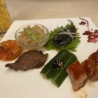 華正樓 鎌倉店 - 前菜はどれも美味しいです