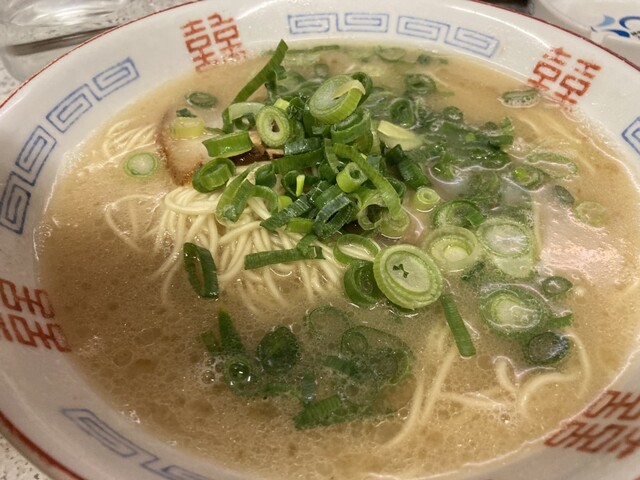 Hakata Meibutsu Nagahama Ramen Nagahama Ichiban Nagarekawa Honten photo 2