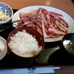 元氣七輪焼肉 牛繁 - カルビダブル(250g)定食