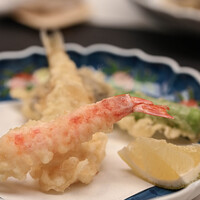 羽衣 - 【天麩羅（てんぷら）】、"基圍蝦（さやまき、ちいさめのくるまえび）"