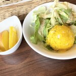 北の珈琲工房　時計台 - セットのサラダとフルーツ
