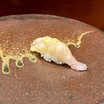 鮨匠 のむら - ナミクダヒゲエビのにぎり