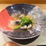 鮨shizuku 西天満 - うなぎ。皮目を炭で焦がしてから、しゃぶしゃぶしたもの。絶品です。