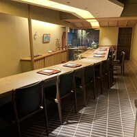 室町 唯 - 