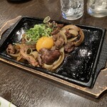 白木屋 - 鶏ホルモンの鉄板焼き