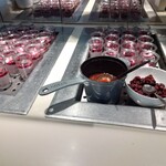 Lufthansa Senator Lounge  - 甘いもの？