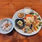 Cafe ＆ Store 楽 - 料理写真:プレートランチ