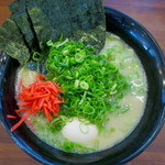 博多ラーメン　本丸亭 - トッピング終了♪