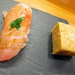 須佐 - 築地風玉子焼き
      鯛の昆布締め握り