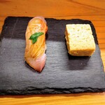 須佐 - 築地風玉子焼き
      鯛の昆布締め握り