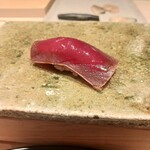 神田錦町 鮨たか晴 - 握り③マグロ赤身