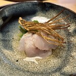 京味 もと井 - メバルので炙り、三つ葉　根三つ葉の素揚げ