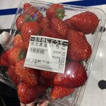 澤光青果 - 料理写真:お得ないちご（＾∇＾）