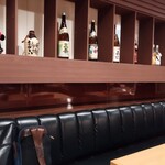 馬肉料理専門店さくら - 奥の座席付近