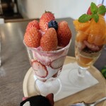 てんとう虫。 - ただただ甘いだけではない最高の状態のフルーツで提供されています!