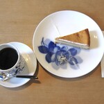 自家焙煎珈琲店Gosh - トラジャカロシ・ネルドリップタイプ２ ＆ ゴルゴンゾーラのチーズケーキ 