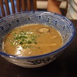 夢ノ弥 - 三代目豚骨魚介つけ麺（750円）。
