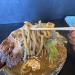 RAMEN HITONI YASASHIKU - 【国産豚ラーメン＝縮れ太麺】