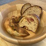 breadworks 表参道 - オリーブ  詰め合わせのパン