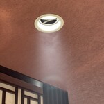 盛楼閣 - 排気ダクトが無いなーって思ったら照明兼排気ダクトなんですねー( ˙꒳​˙ )ﾌﾑﾌﾑ…