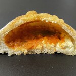  ベーカリー&カフェ ヤマザキ - 2025.03.05 (水)    完熟トマトのカルツォーネ　260円（税込）