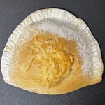  ベーカリー&カフェ ヤマザキ - 2025.03.05 (水)    完熟トマトのカルツォーネ　260円（税込）