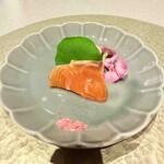 肉割烹 重㐂 - 冷菜桜鱒コールドスモーク１