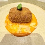 肉割烹 重㐂 新日本橋 - 揚物レアメンチカツ１