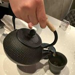 肉割烹 重㐂 - ほうじ茶