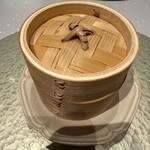 肉割烹 重㐂 - 蓋物牛タンの特製焼売１