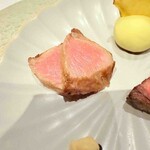 肉割烹 重㐂 - 焼物一口ステーキ２